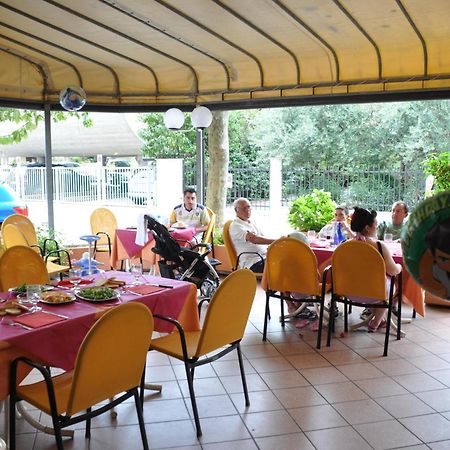 Hotel Orchidea Cesenatico Esterno foto