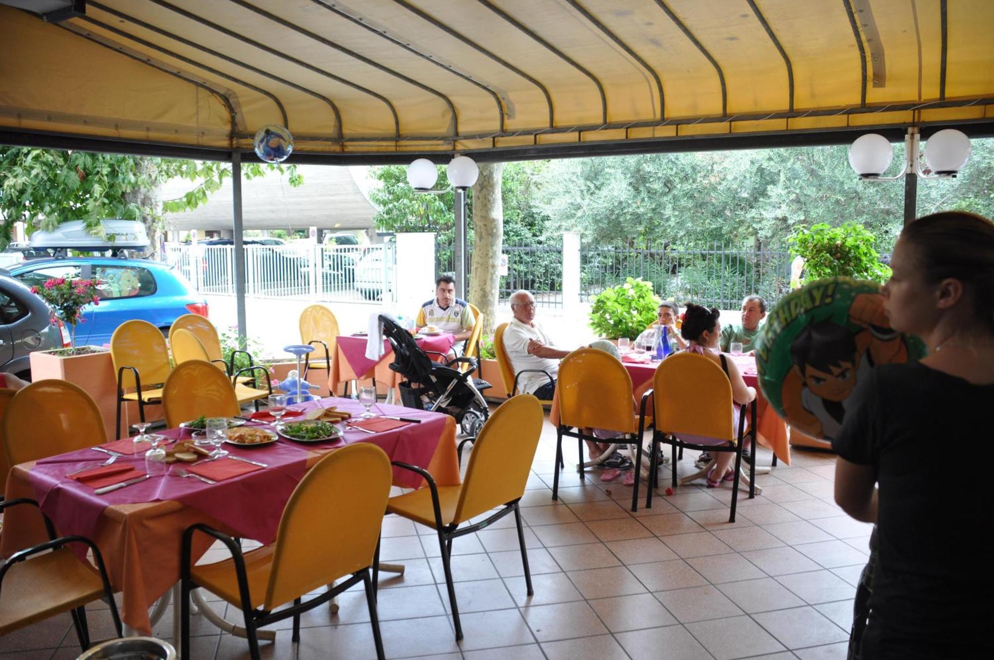 Hotel Orchidea Cesenatico Esterno foto