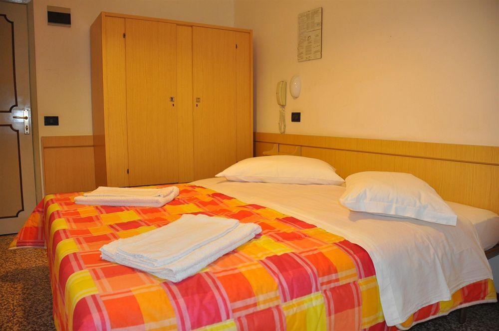 Hotel Orchidea Cesenatico Esterno foto