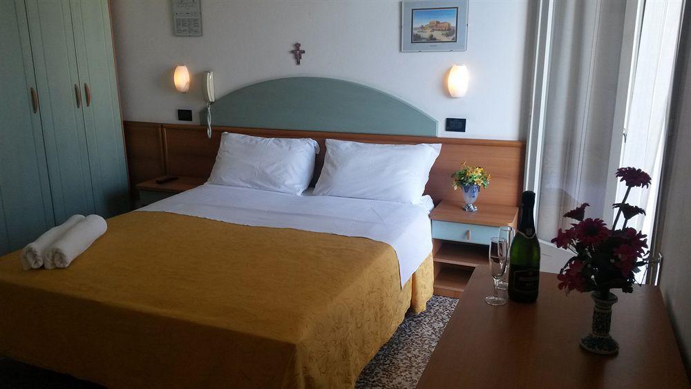 Hotel Orchidea Cesenatico Esterno foto