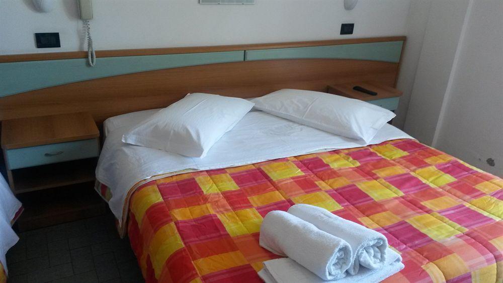 Hotel Orchidea Cesenatico Esterno foto