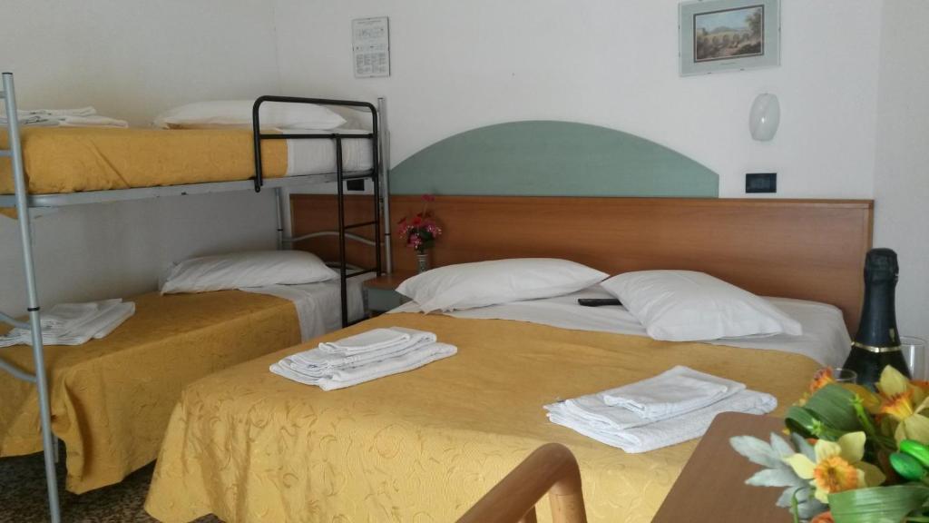 Hotel Orchidea Cesenatico Camera foto